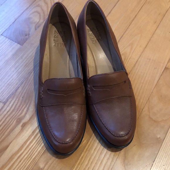 Naturalizer never worn block heel penny loafers - Picture 6 of 7